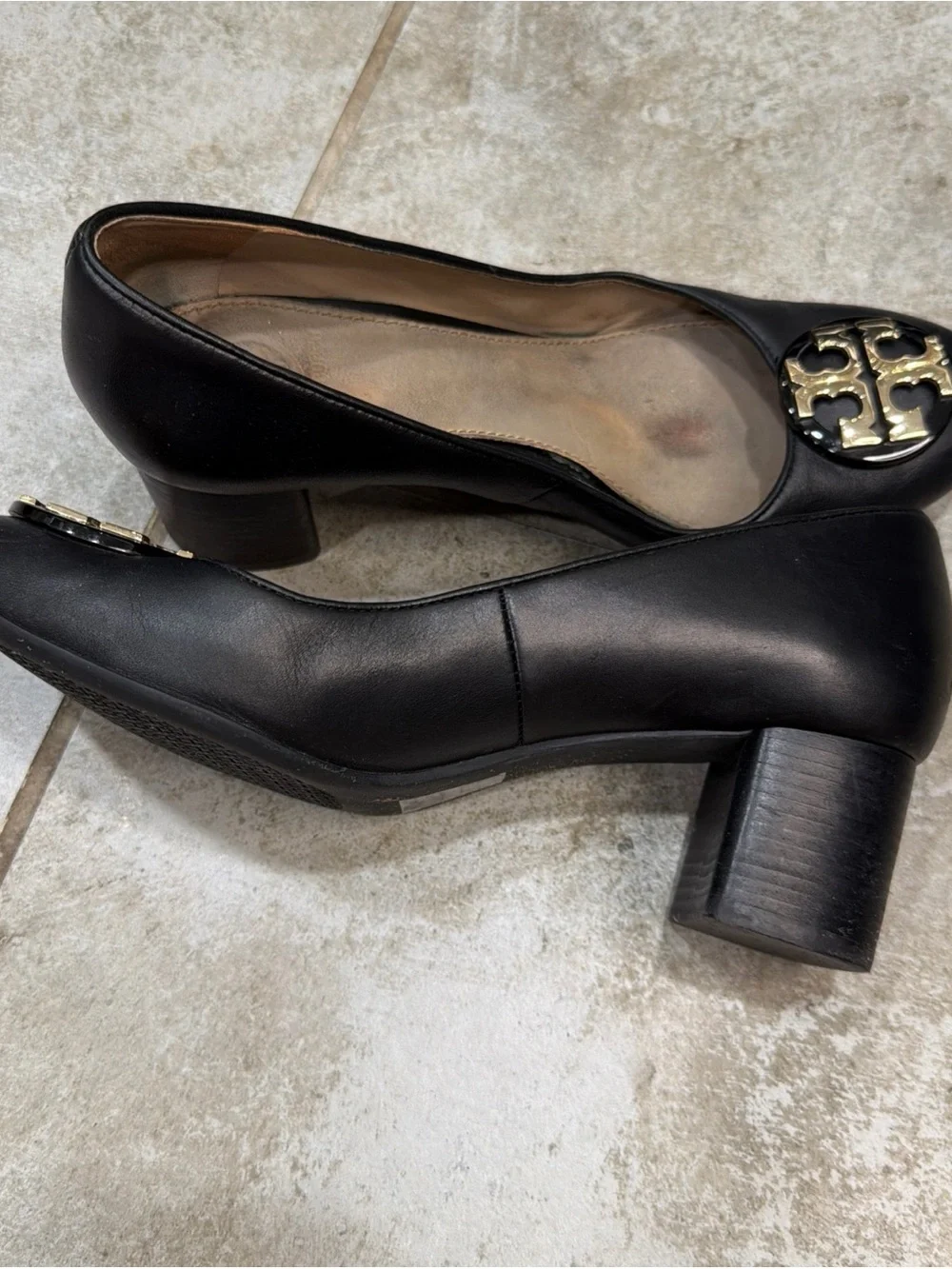Tory Burch Benton 2 Size 6 Black Leather Block Heel Pumps Comfort Logo